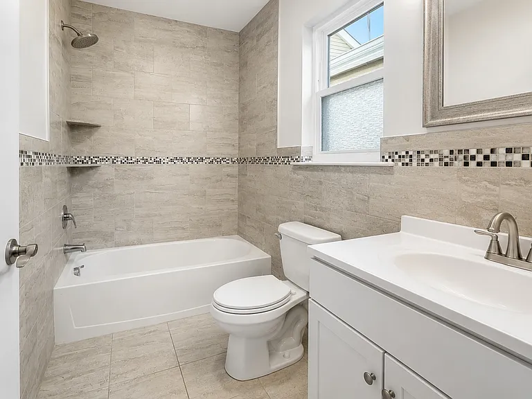 BATHROOM #1