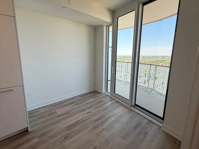 1 Fairview Rd E #3010 — Photo 7