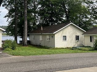 5276 S Muskego Dr, Newaygo, MI 49337