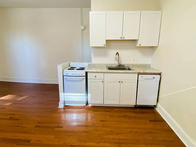 125 S 21st St #2F — Photo 4