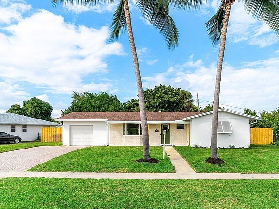 2nd image of 2433 Palm Road