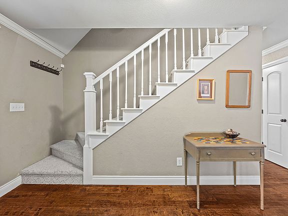 3rd image of 1109 E Glenn Ln