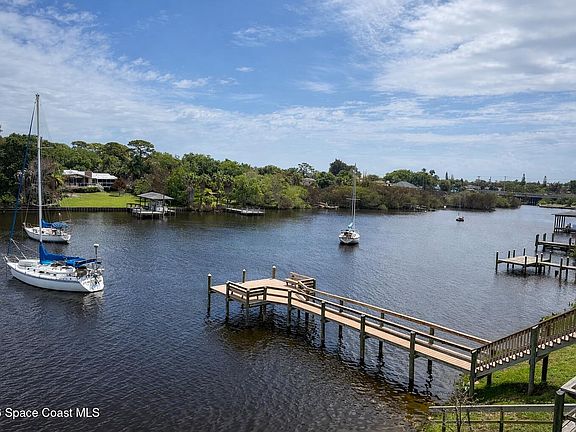 2nd image of 913 Paddleboard Ct