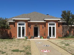 1414 Peoria St, Slaton, TX 79364