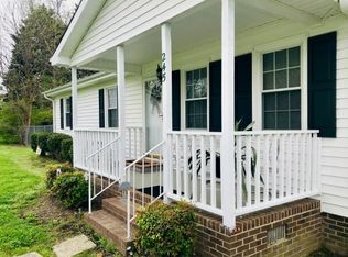 245 School St, Burlington, NC 27215