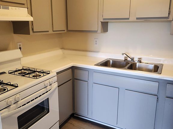 3rd image of 510 Oak St #2
