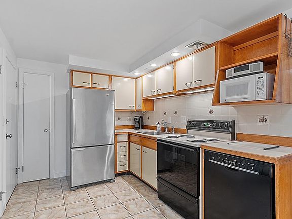 4th image of 50 Tuttle St APT 5