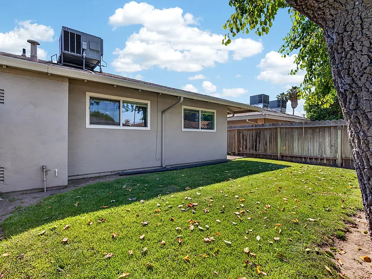 N Morgan Pl — Photo 29
