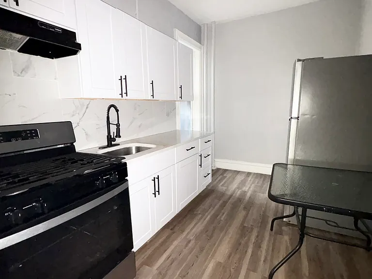 319 Summit Ave #1 — Photo 2