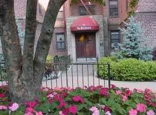 142 Garth Rd APT 3S, Scarsdale, NY 10583