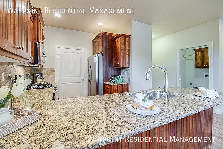 Charming Carlton Bay Retreat | Thoughtful Design, Private Suites & Greenbelt Access — Photo 4