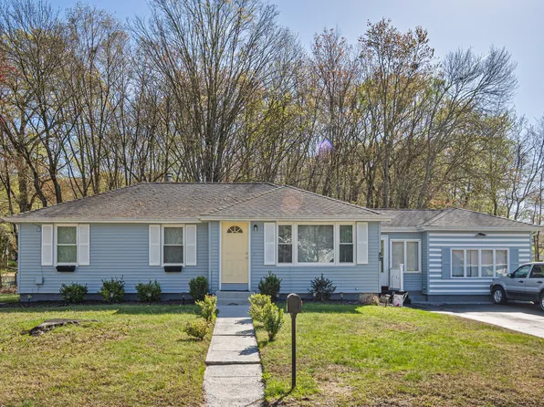89 Park Avenue, Montville, CT 06382