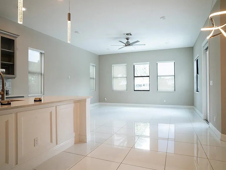 8665 E Baypoint Cir — Photo 8