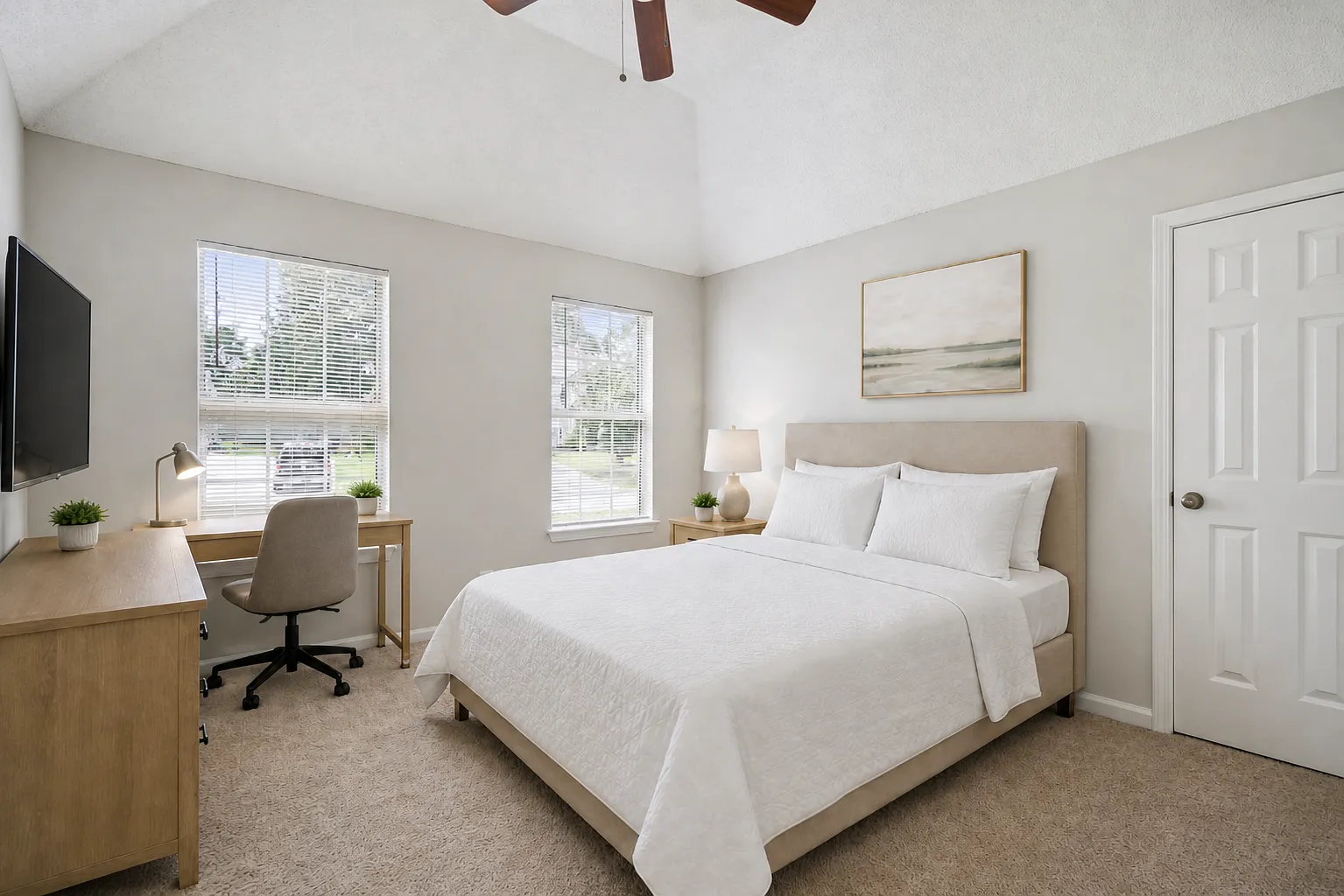 4 bed, 2.5 bath, 2060 sqft, $750 — Photo 1