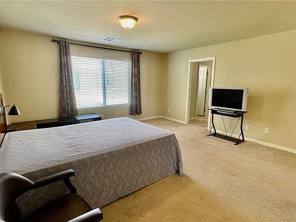5th image of 6728 Philharmonic Ave