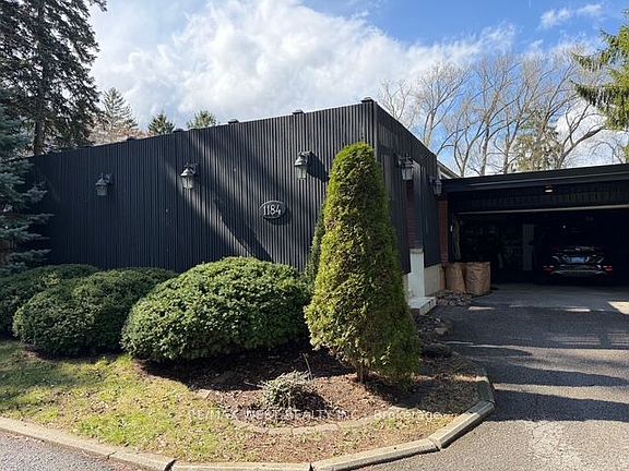 5th image of 1184 Kingston Rd