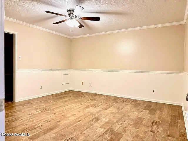 709 Rosedown Ln — Photo 7