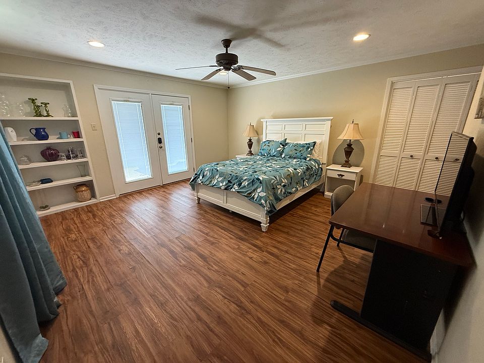 1st image of 2206 Winchester Dr #D