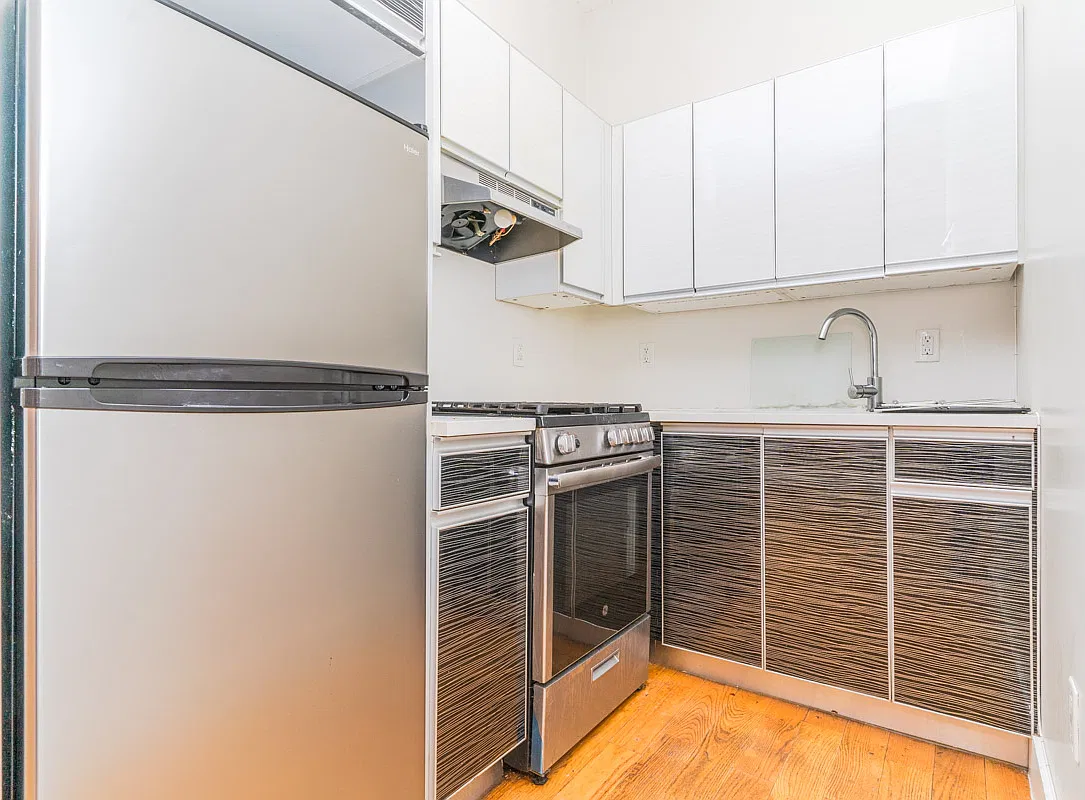 772 Jefferson Avenue — Photo 3