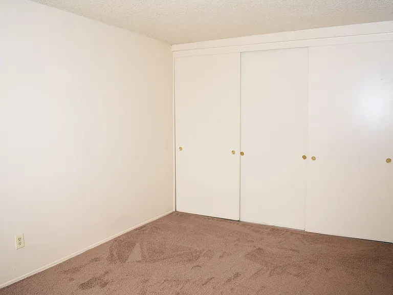 4167 Cherokee Ave — Photo 10