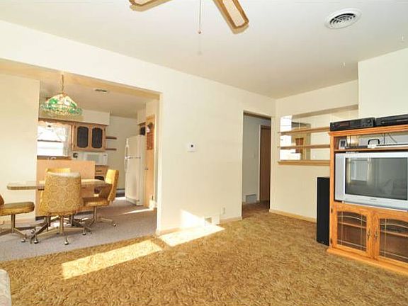 Living Room/Dining Room