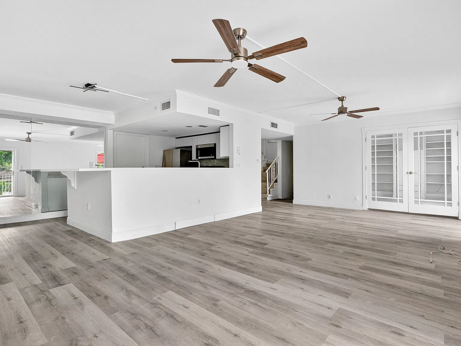 3 bed, 2.5 bath, 1900 sqft, $2,850 — Photo 2