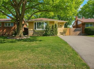 37 Kingslea Dr, Hamilton, ON L8T 3Z8