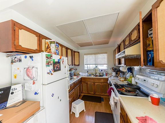 3rd image of 1396 Essex Way APT 4