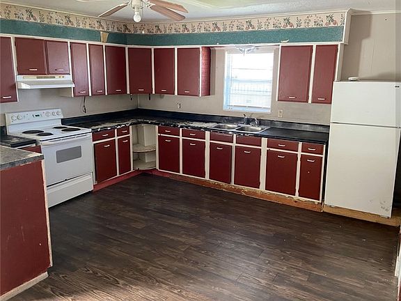 3rd image of 8149 Stillwell Ln