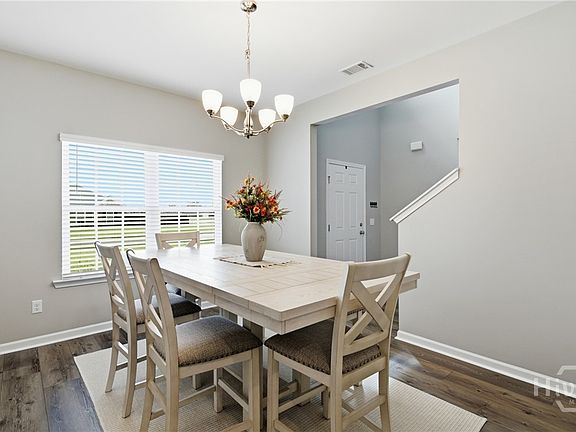 4th image of 157 Halcyon Way NE