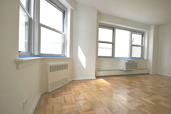 Rented by Bold New York | media 19