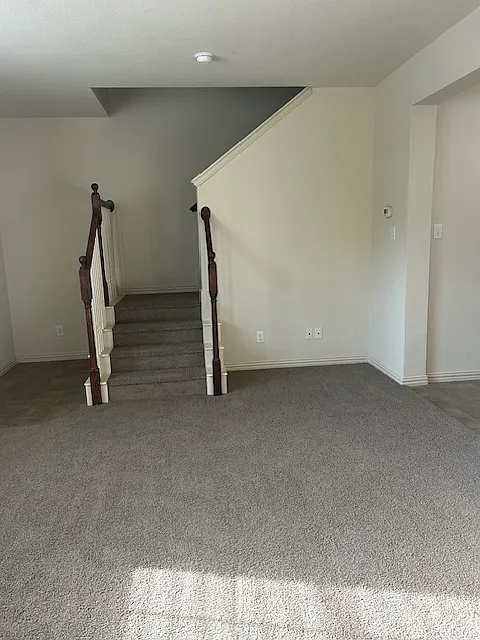 3 bed, 2.5 bath, 1479 sqft, $2,000 — Photo 4