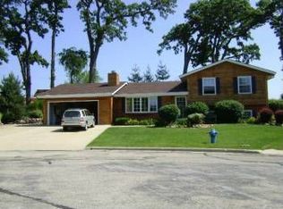 620 Elliot Dr, Union Grove, WI 53182