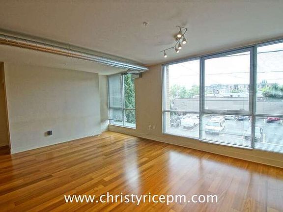 3rd image of 530 Broadway E APT 210