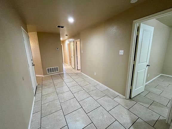 2nd image of 1424 Royal Meadows Trl