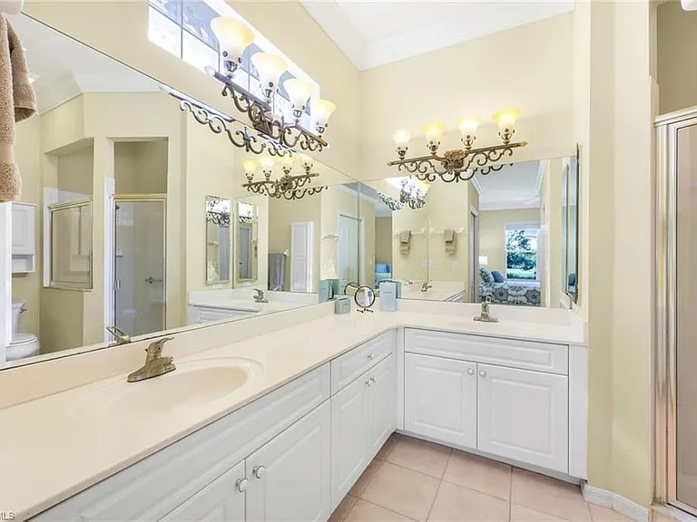 26409 Clarkston Dr — Photo 11