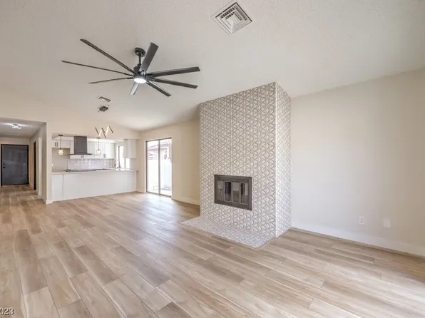 208 Jon Belger Dr, Las Vegas, NV 89145