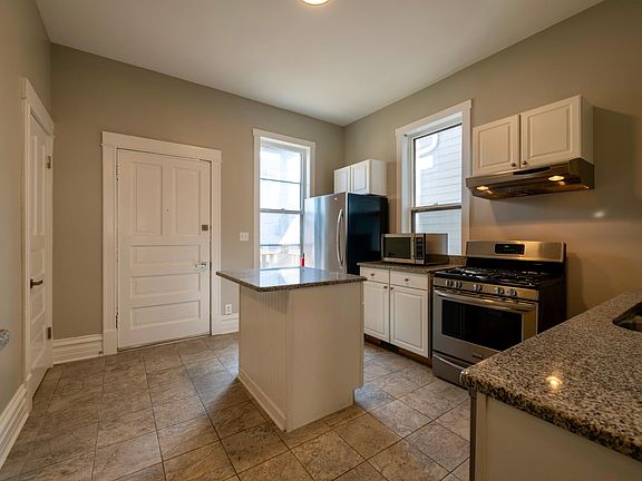 2nd image of 3723 N Marshfield Ave #1