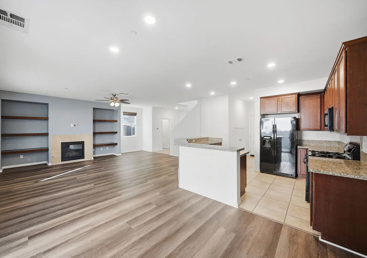 Beautiful 3-Bedroom Home in Rosena Ranch — Photo 2