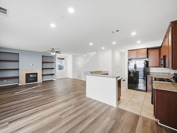 4th image of 3695 Bur Oak Rd
