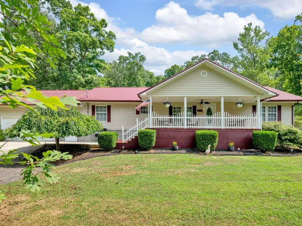1638 Muddy Creek Rd, Dandridge, TN 37725