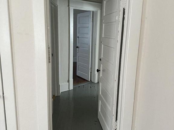 4th image of 113 E Ninth Street