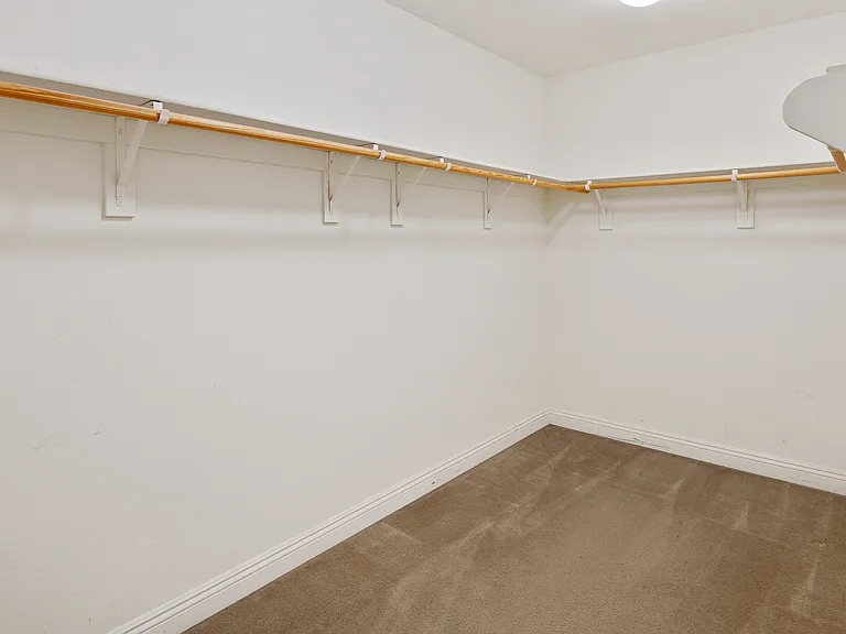 Huge Master Bedroom Walking Closet