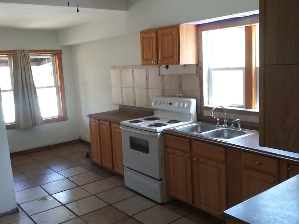 1st image of 136 E 119th St #Hse