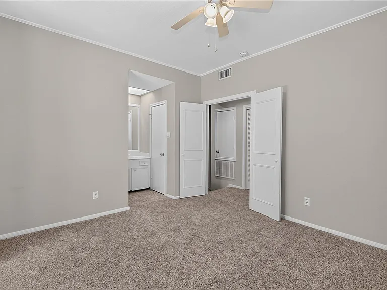 11711 Memorial Dr #11 — Photo 20