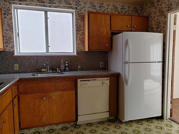 3rd image of 99 Midvale Dr