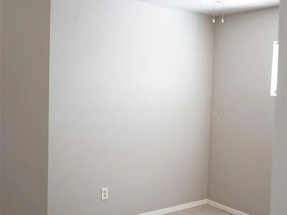 2nd image of 1809 W East Roberts Dr #3