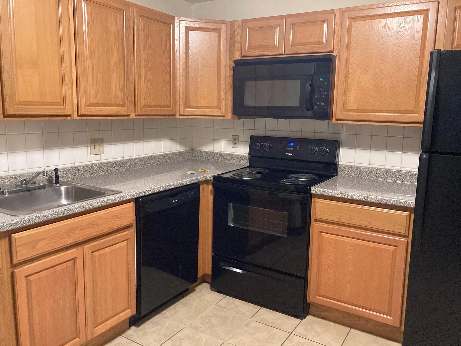 2 bed, 1100 sqft, $1,875 — Photo 1