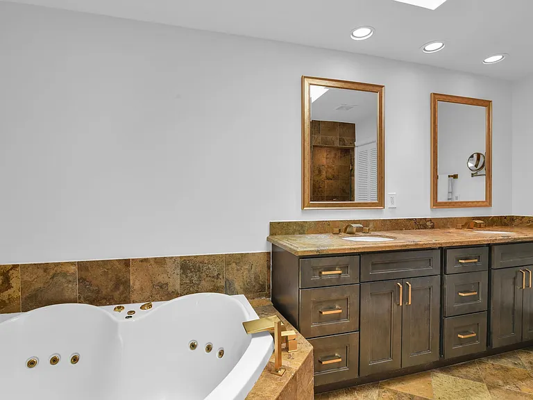 753 Villa Portofino Cir — Photo 36