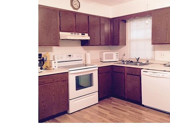 4th image of 116 Burlington Oval Dr